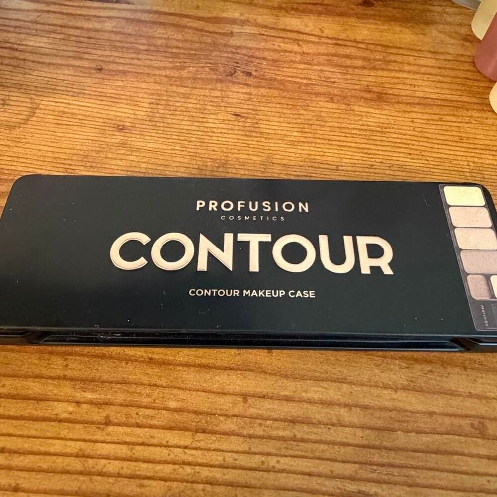 Profusion Cosmestics Contour Palette